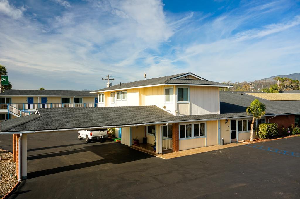 Courtesy Inn San Simeon Exterior foto